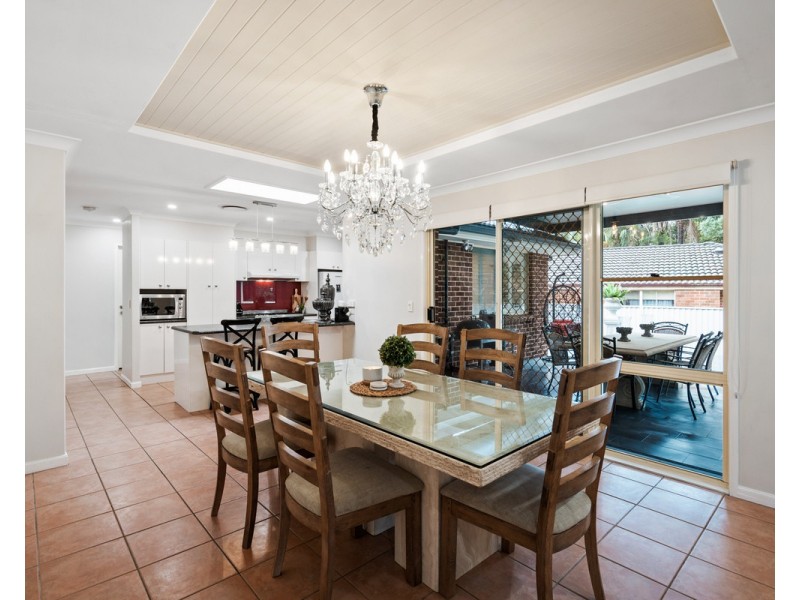 4 Rainbow Close, Lisarow NSW 2250