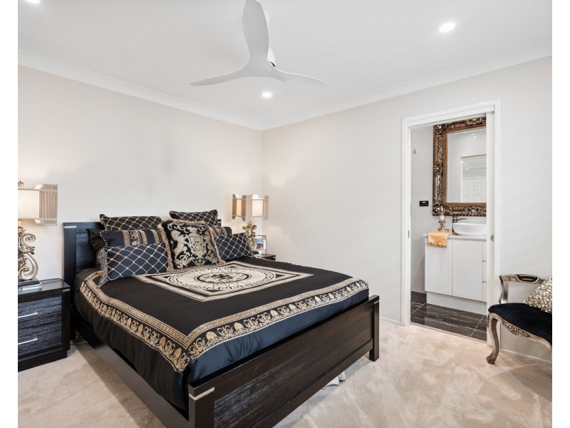 4 Rainbow Close, Lisarow NSW 2250