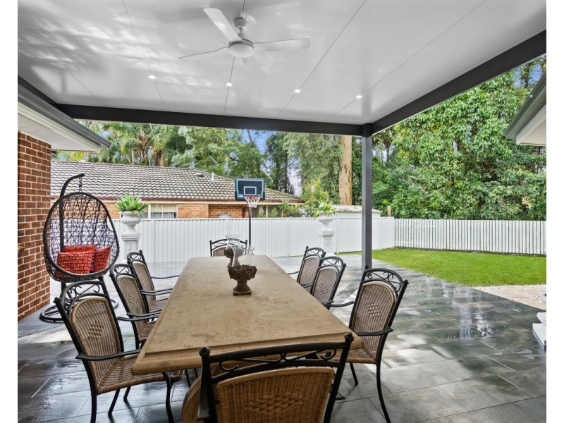 4 Rainbow Close, Lisarow NSW 2250