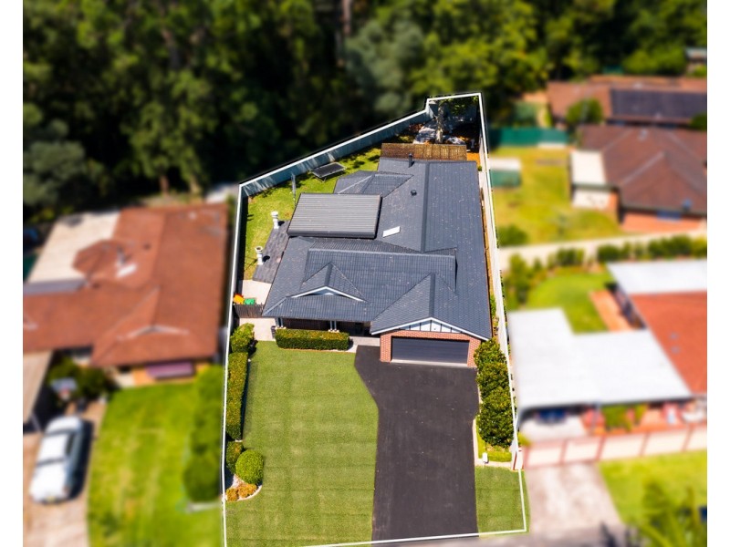 4 Rainbow Close, Lisarow NSW 2250