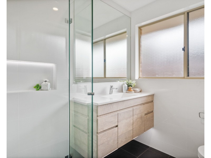 4 Pixie Avenue, Green Point NSW 2251