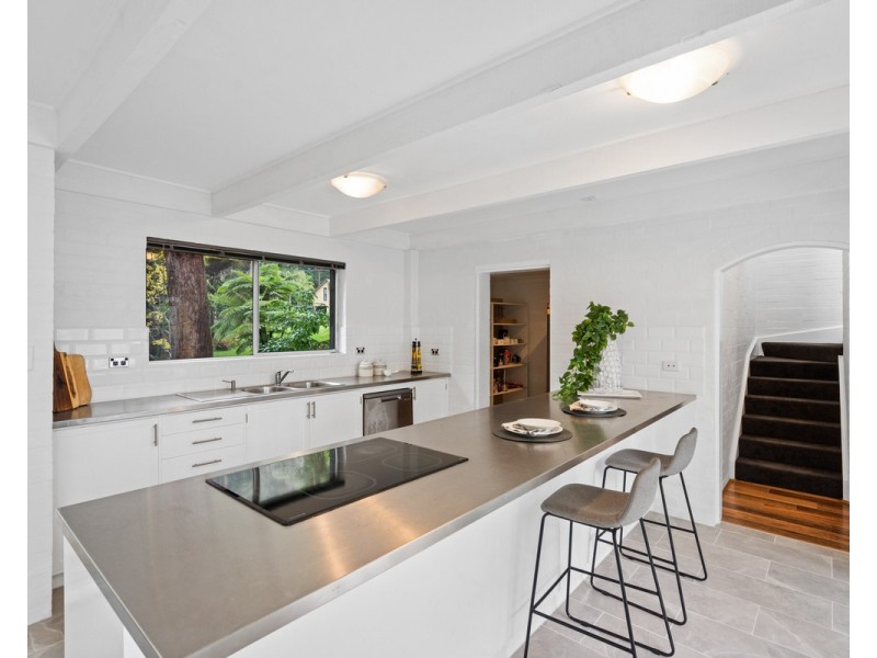 76 Lake Shore Drive, North Avoca NSW 2260