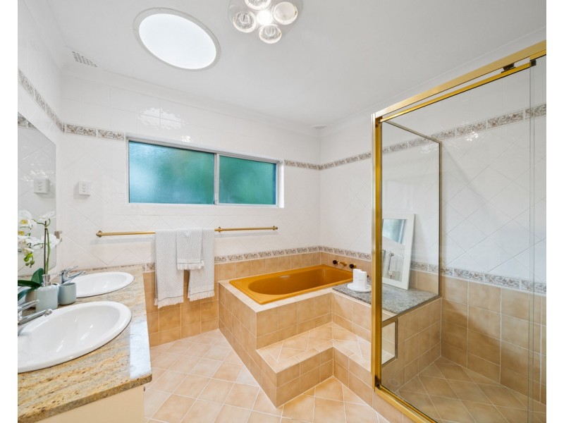 76 Lake Shore Drive, North Avoca NSW 2260