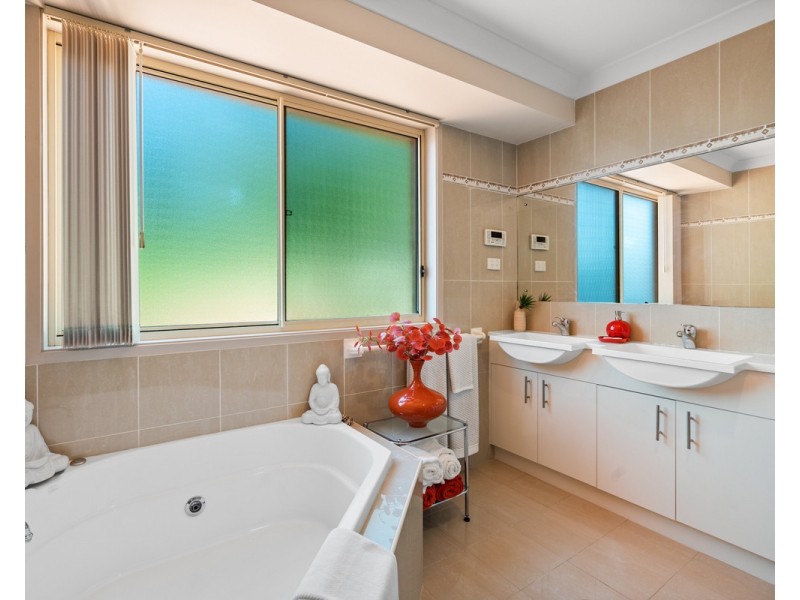 1 Beray Close, Lisarow NSW 2250