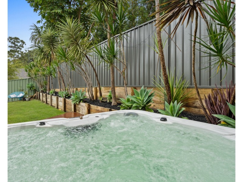 12 Fragar Avenue, Wyoming NSW 2250