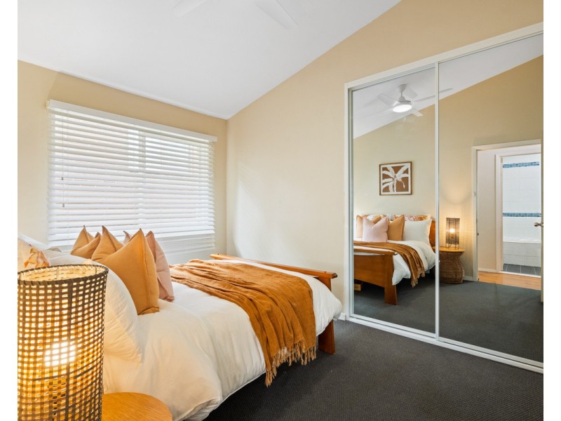 12 Fragar Avenue, Wyoming NSW 2250