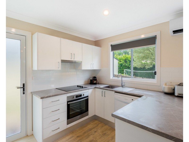 8a Wallarah Street, Lisarow NSW 2250