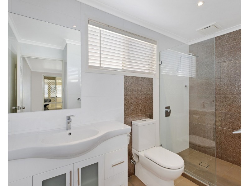 1 Strickland Road, Killarney Vale NSW 2261