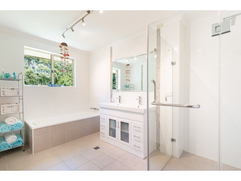 25 Windemere Drive, Terrigal NSW 2260