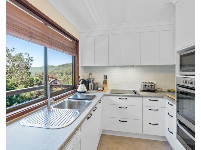 10 Kalori Avenue, Wyoming NSW 2250