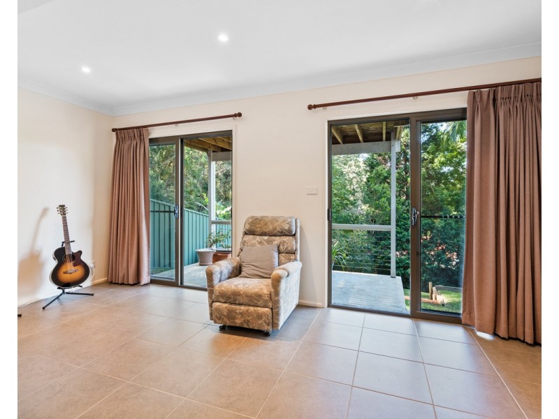 10 Kalori Avenue, Wyoming NSW 2250