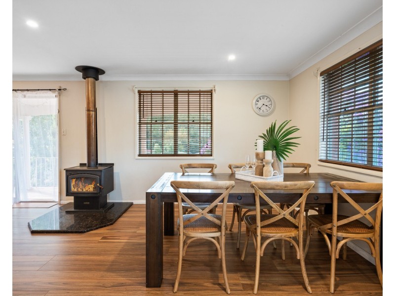 16 Delaware Road, Niagara Park NSW 2250