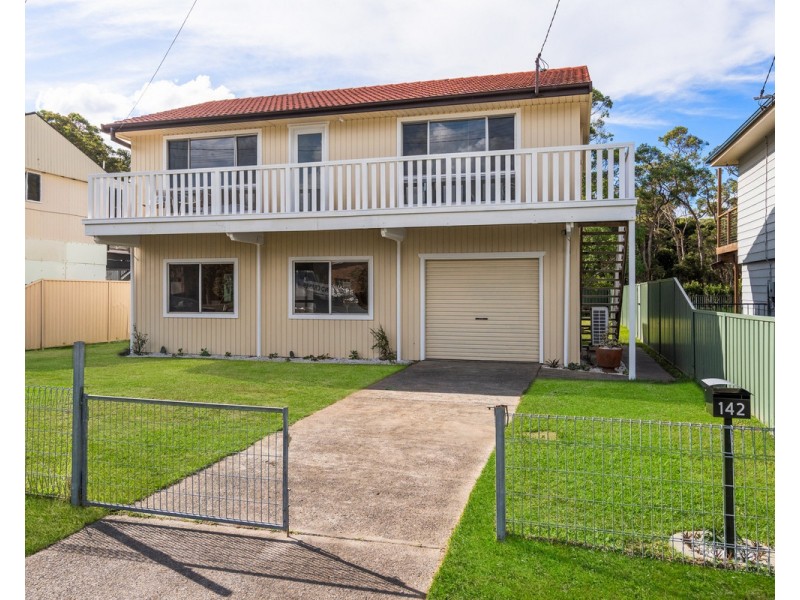 142 Birdwood Drive, Blue Haven NSW 2262