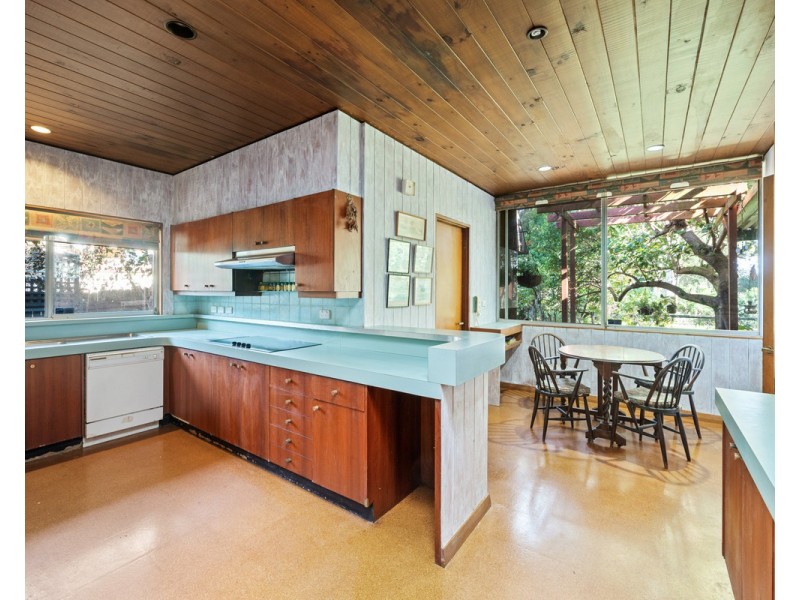 5 Collingwood Drive, Matcham NSW 2250