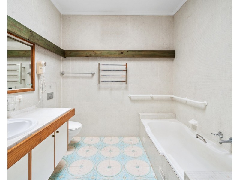 5 Collingwood Drive, Matcham NSW 2250