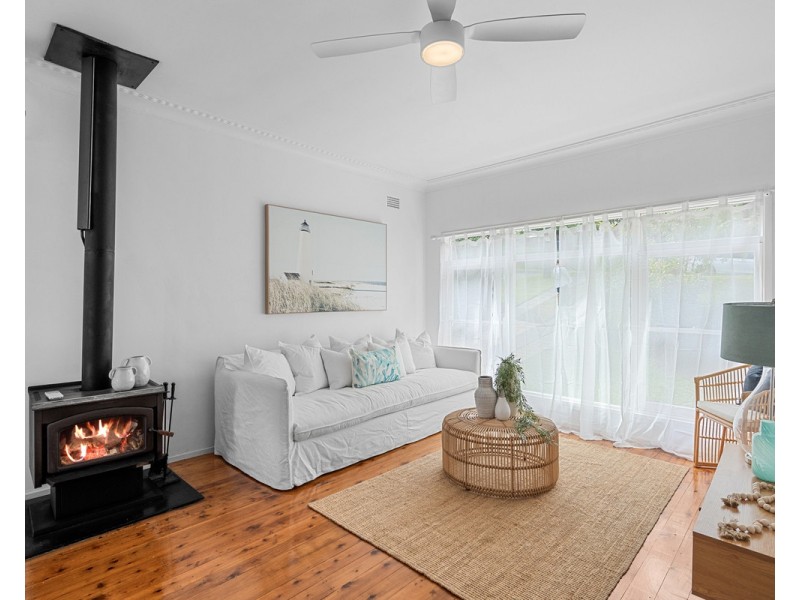 22 Orange Parade, Wyoming NSW 2250