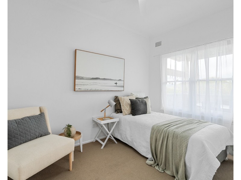 22 Orange Parade, Wyoming NSW 2250