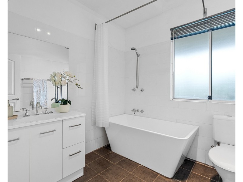 22 Orange Parade, Wyoming NSW 2250