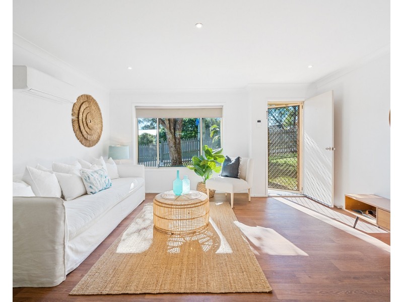 1 Correa Street, Wyoming NSW 2250