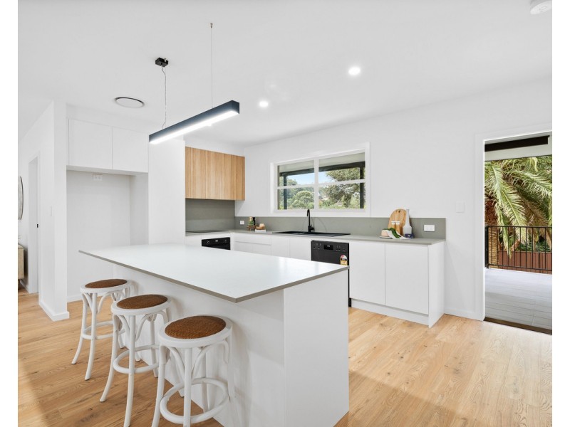 6 Spinnaker Avenue, Tascott NSW 2250