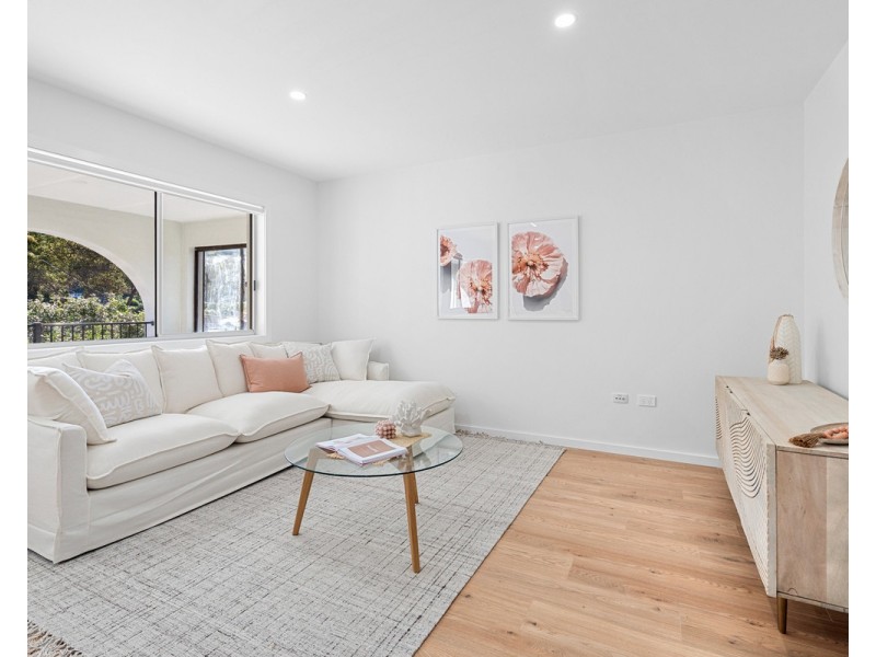 6 Spinnaker Avenue, Tascott NSW 2250