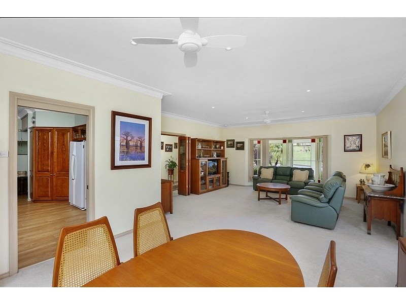 135 James Sea Dr, Green Point NSW 2251