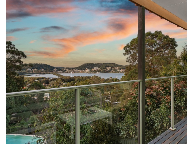 17 Penang Street, Point Clare NSW 2250