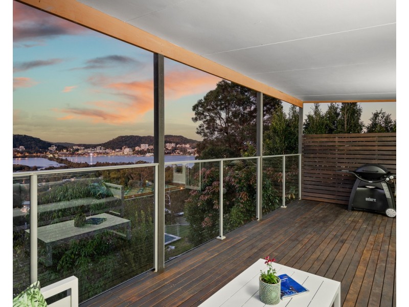 17 Penang Street, Point Clare NSW 2250