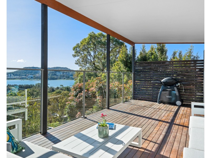 17 Penang Street, Point Clare NSW 2250