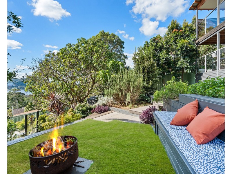 17 Penang Street, Point Clare NSW 2250