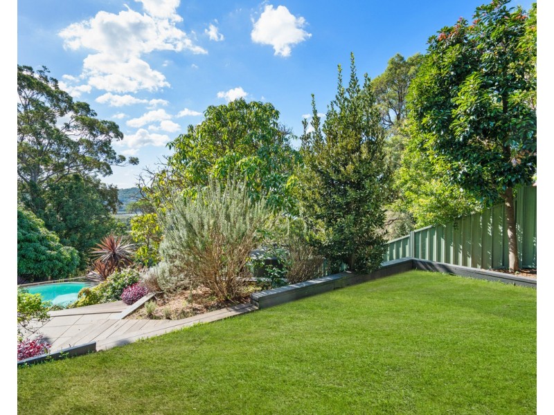17 Penang Street, Point Clare NSW 2250