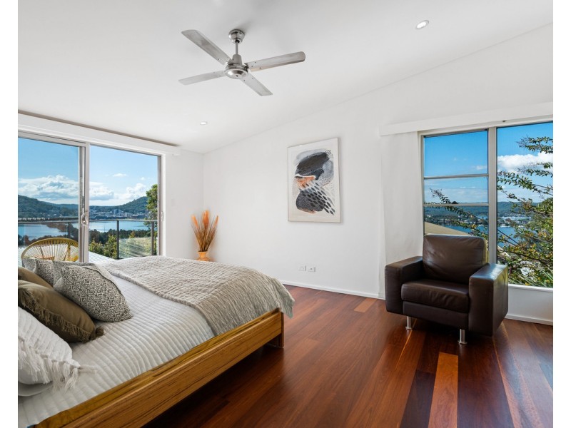 17 Penang Street, Point Clare NSW 2250