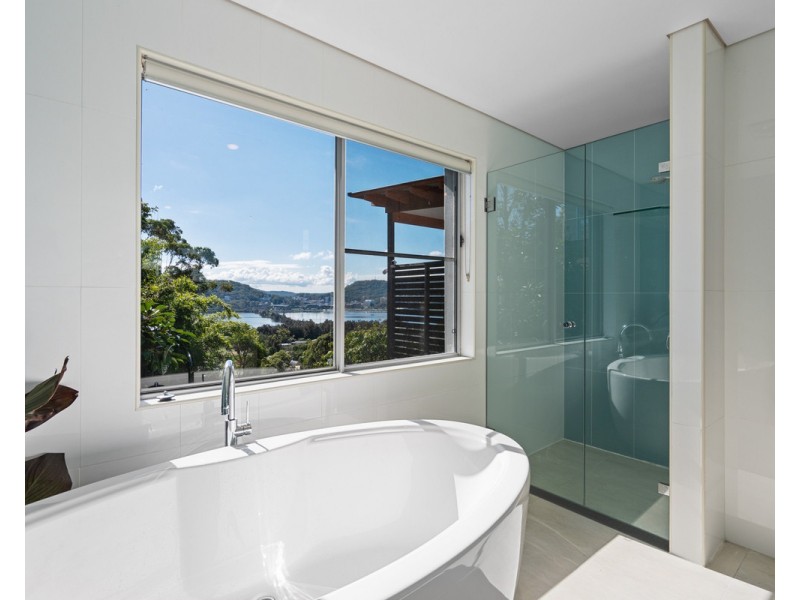 17 Penang Street, Point Clare NSW 2250