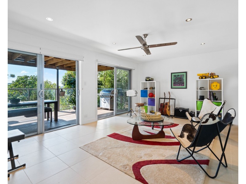 17 Penang Street, Point Clare NSW 2250