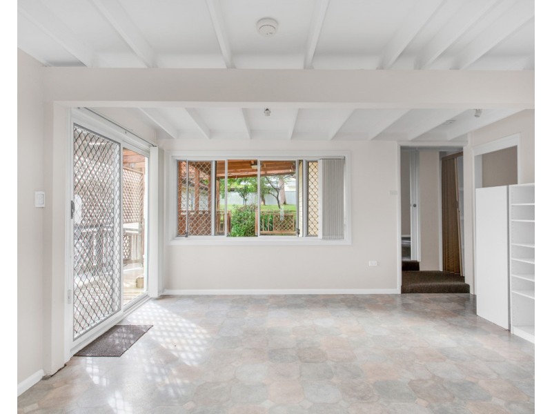 7 Ronald Avenue, Wyoming NSW 2250