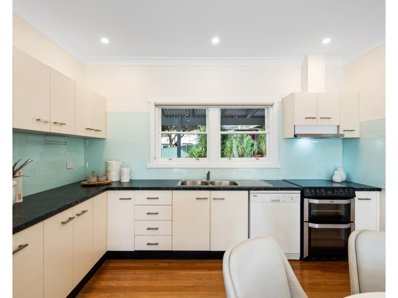 3 Day Street, Wyoming NSW 2250