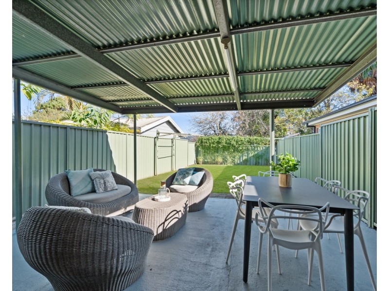 1 Craigend Street, Wyoming NSW 2250
