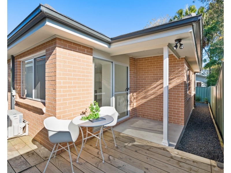 1 Craigend Street, Wyoming NSW 2250