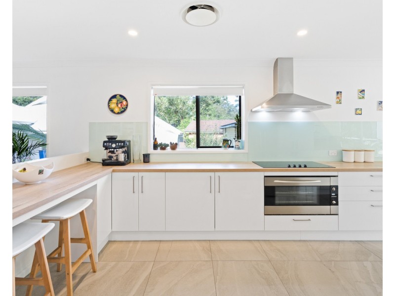 70 Lake Shore Drive, North Avoca NSW 2260