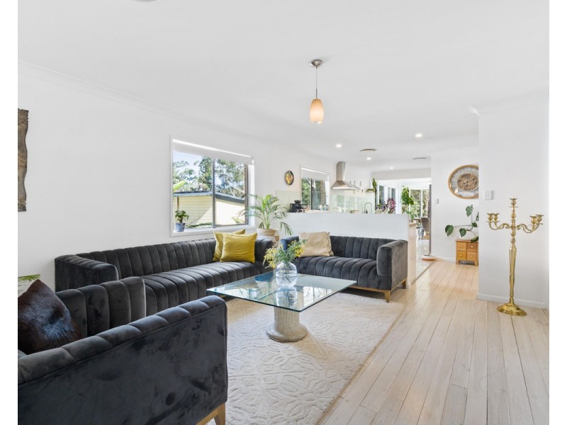 70 Lake Shore Drive, North Avoca NSW 2260