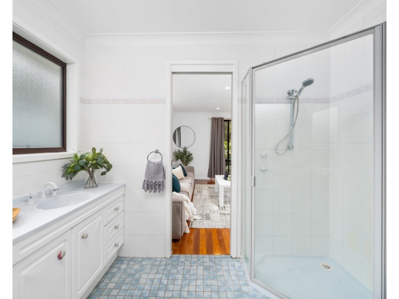 1 Cranbrook Street, Wyoming NSW 2250