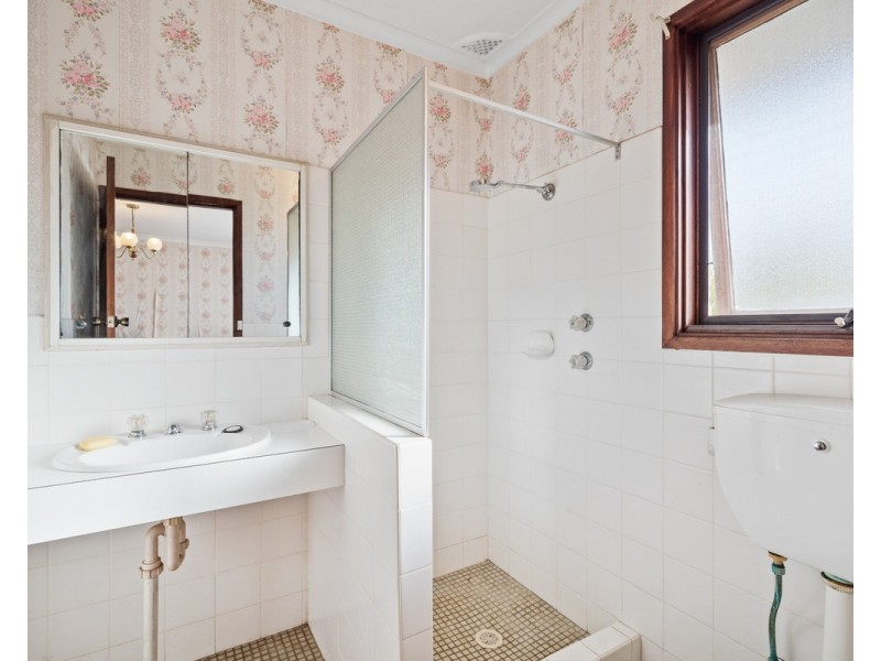 93 Beaumont Avenue, Wyoming NSW 2250