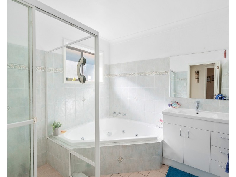 66 Georgia Avenue, Wyoming NSW 2250