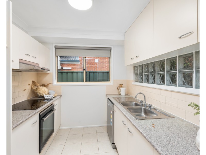 2/15 Woodbine Close, Lisarow NSW 2250