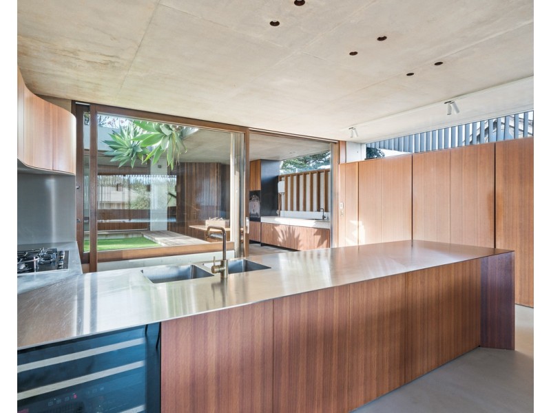 7 Bareena Avenue, North Avoca NSW 2260