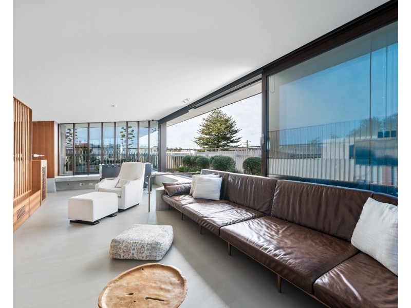 7 Bareena Avenue, North Avoca NSW 2260