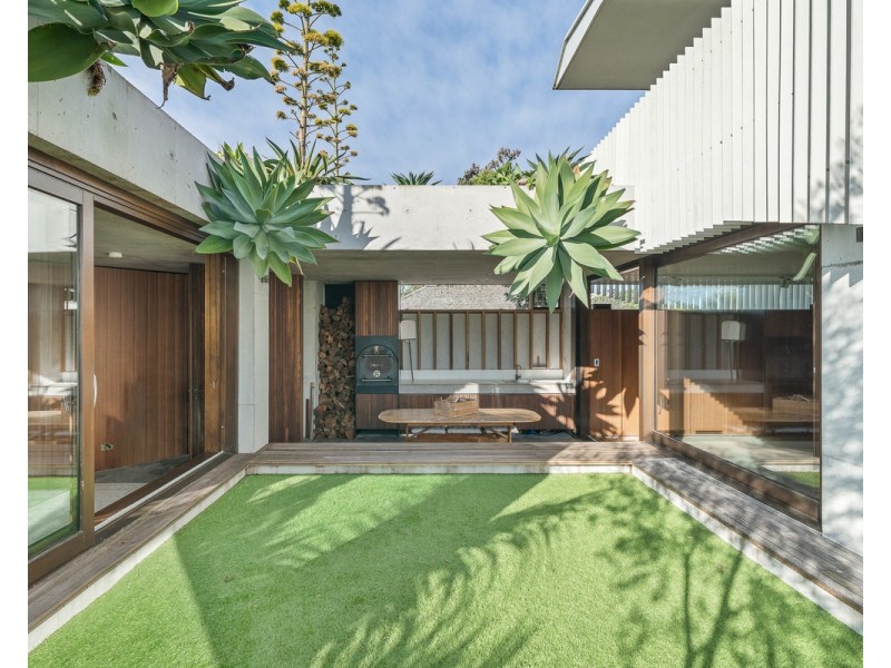 7 Bareena Avenue, North Avoca NSW 2260