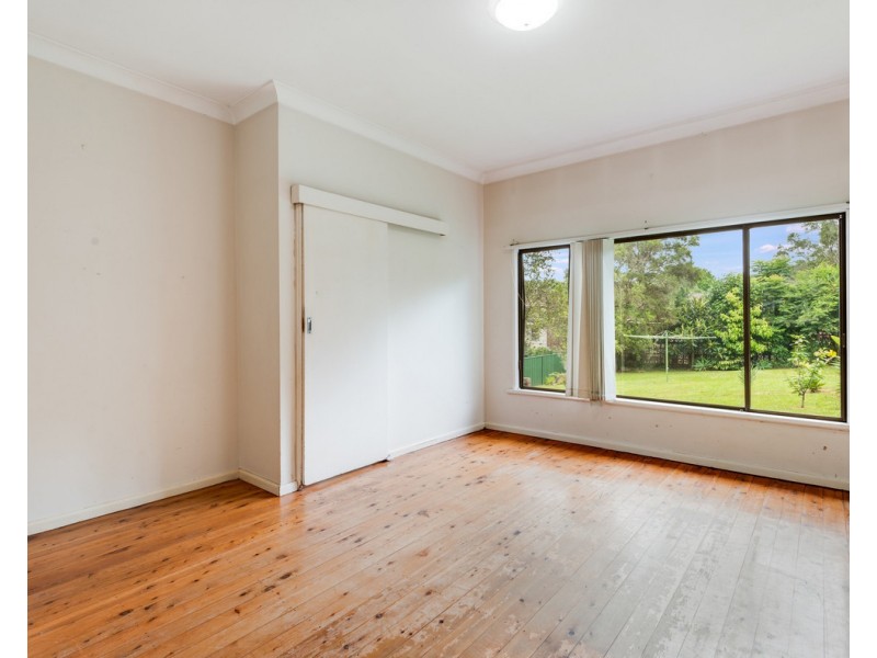 13 Kinarra Avenue, Wyoming NSW 2250