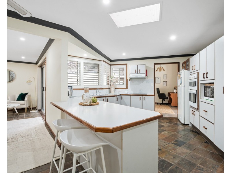 5 Kambala Close, Wyoming NSW 2250