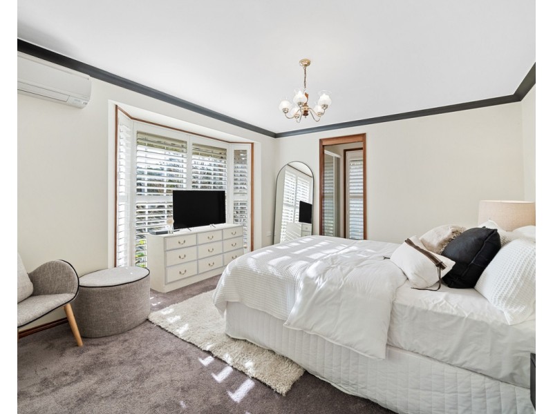 5 Kambala Close, Wyoming NSW 2250